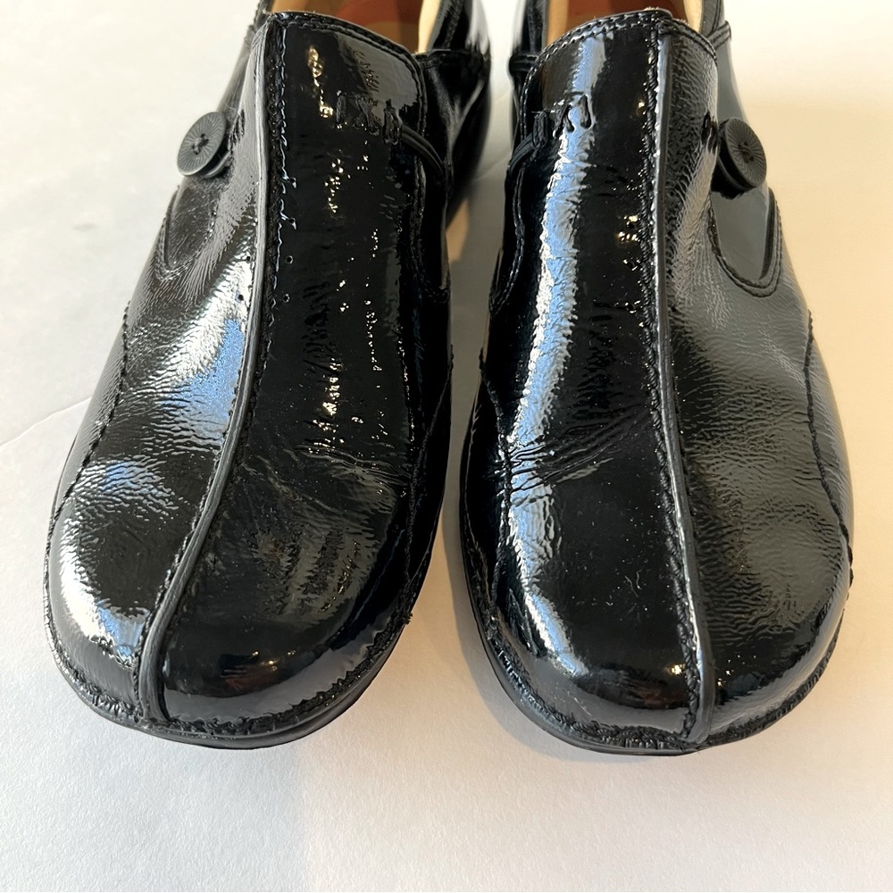 Clarks Artisan Unstructured Unloop Leather Slip O… - image 5